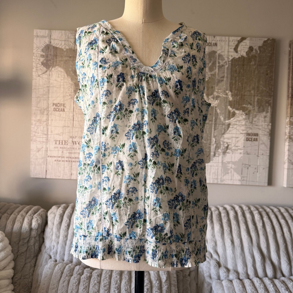Sfera Women Blue Floral Lace Trim Smocked Hem Sleeveless Blouse V-Neck Top Med